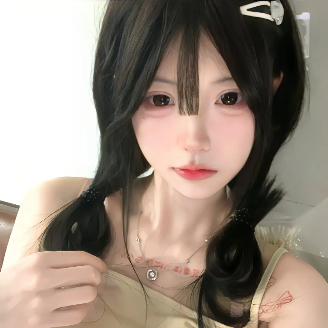 艾曼妞与罗丽妲